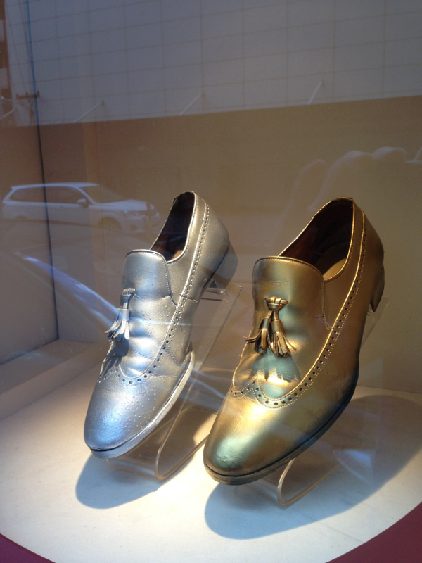 金の靴 銀の靴